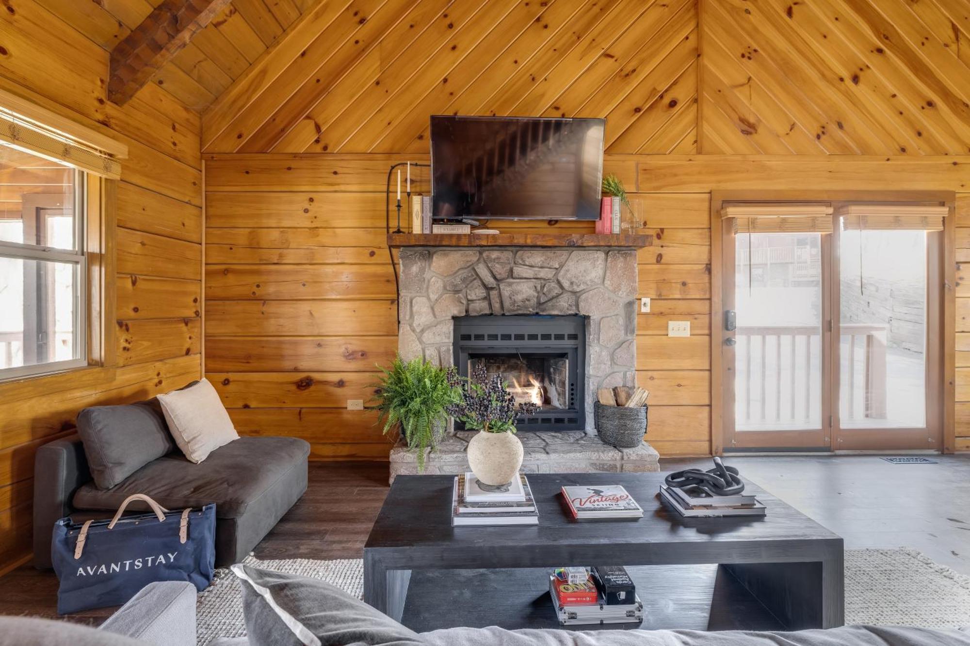 Dudley III By Avantstay Cosy Mountain Home W Hot Tub Great Views พิเจนฟอร์จ ภายนอก รูปภาพ